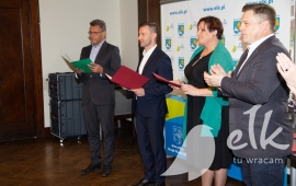 Najlepsi uczniowie otrzymali stypendia za wyniki w nauce