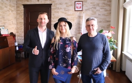 Subsequent artists received scholarships