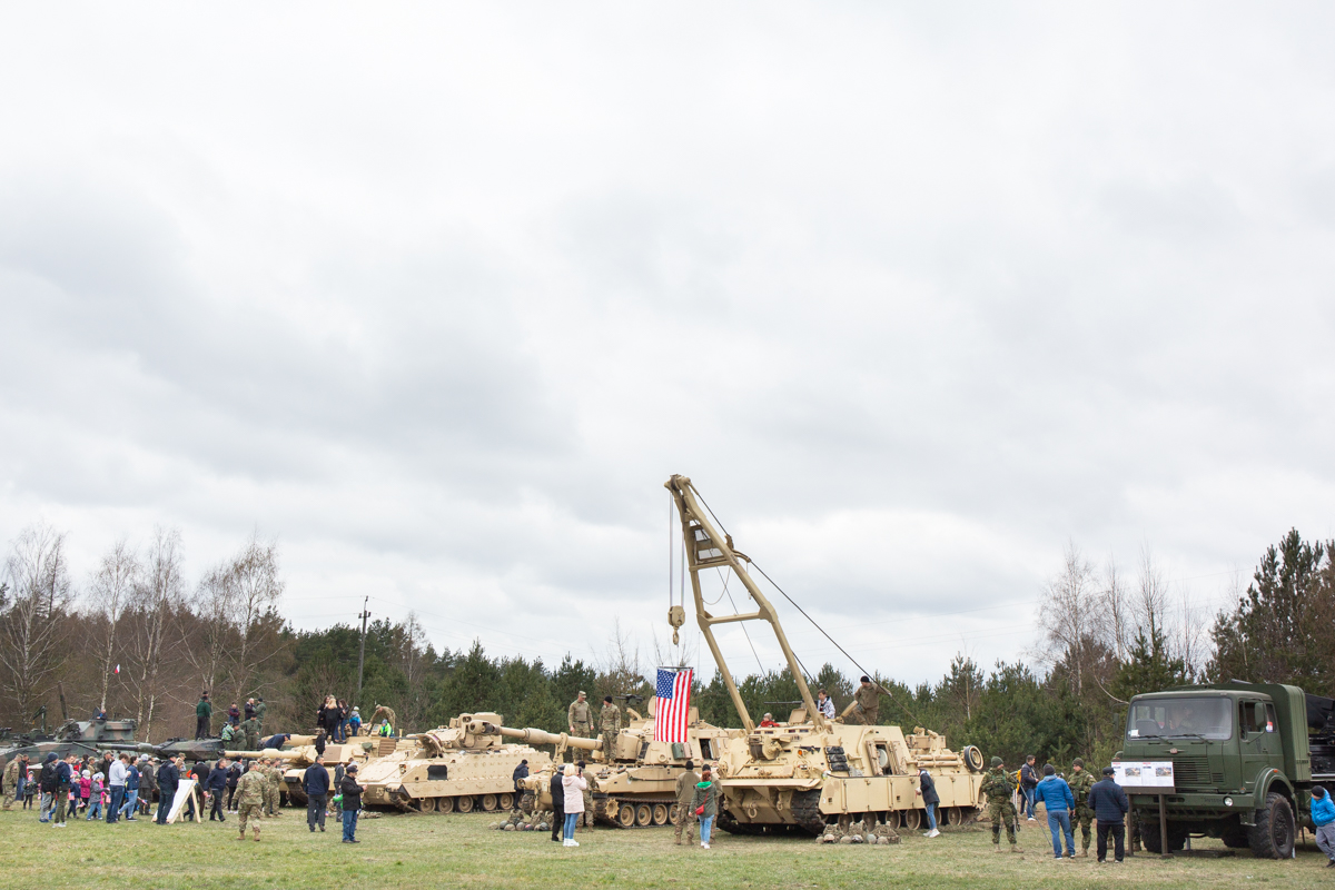 Войска НАТО, представлены в Elk