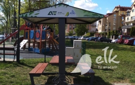 E-Bench on the Elk Promenade