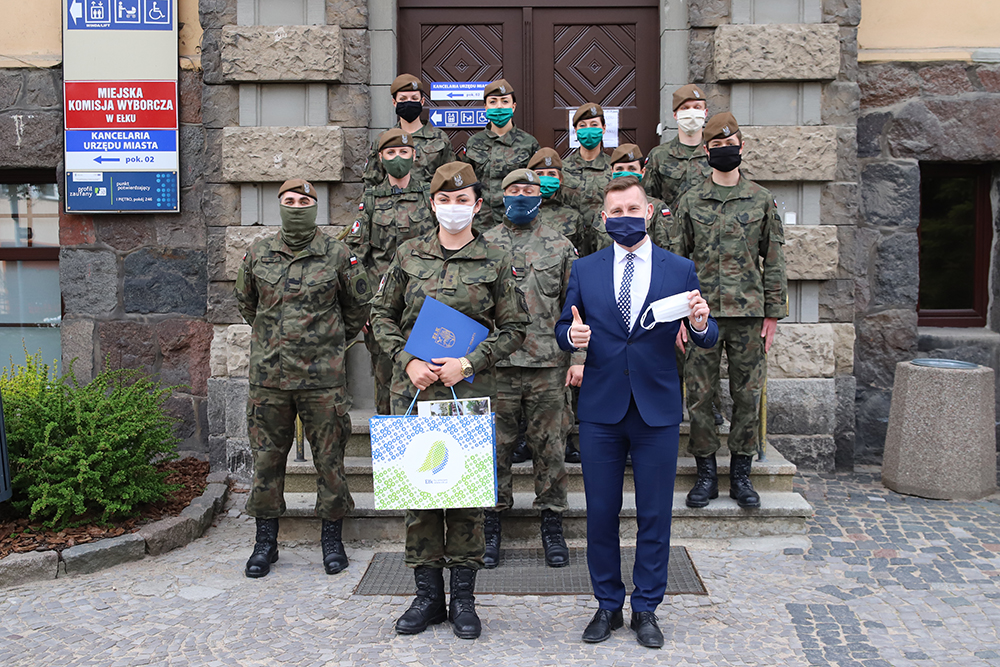 #95 Żołnierze WOT skończyli roznoszenie maseczek w Ełku