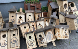 The inhabitants of Elek Monar take care of the birds