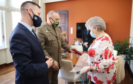 Ełczanka ha assegnato la medaglia "Per meriti per la difesa del paese"