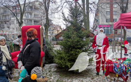Wspólne ubieranie choinki, kolędowanie i spotkanie z Mikołajem