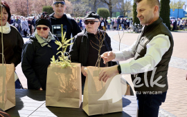1000 sadzonek drzew trafiło do mieszkańców Ełku