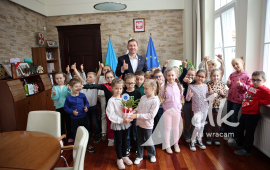 Lekcja obywatelska. Urząd Miasta Ełku odwiedziły "Jagódki"